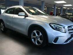 Silber Gebraucht 2019 Mercedes GLA200 Urban SUV | 23.980 € (Guter Preis)