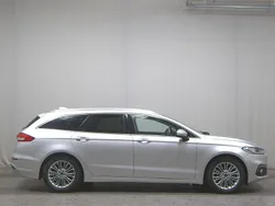 Silber Gebraucht 2022 Ford Mondeo Titanium Limousine | 13.680 € (Guter Preis)