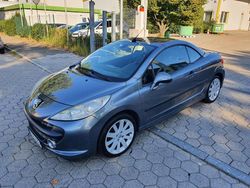 Grau Gebraucht 2007 Peugeot 207 CC Cabrio | 2.000 €