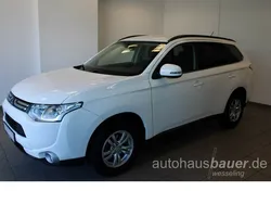 Weiß Gebraucht 2012 Mitsubishi Outlander Invite SUV | 10.770 € (Etwas zu teuer)
