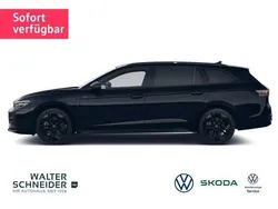 Grenadillschwarz metallic Neu 2025 VW Passat R-line Kombi | 65.062 € (Etwas zu teuer)