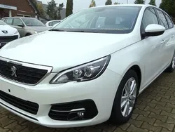 Weiß Gebraucht 2021 Peugeot 308 Active Kombi | 14.900 € (Fairer Preis)