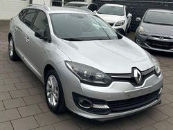 Grau Gebraucht 2016 Renault Mégane III LIMITED Kombi | 6.400 € (Fairer Preis)