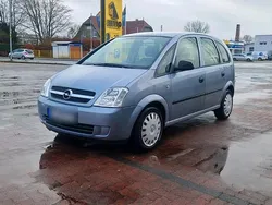 Grau Gebraucht 2005 Opel Meriva Van / Kleinbus | 2.450 € (Teuer)