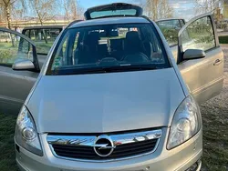 Silber Gebraucht 2008 Opel Zafira Van / Kleinbus | 3.100 € (Fairer Preis)