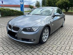 Grau Gebraucht 2006 BMW 325 Sport Line Coupé | 12.490 €