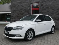 Weiß Gebraucht 2021 Skoda Fabia Ambition Kleinwagen | 12.350 € (Guter Preis)