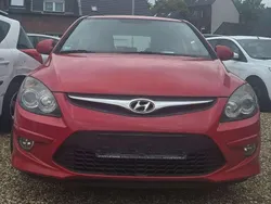 Rot Gebraucht 2011 Hyundai i30 Edition Kleinwagen | 1.980 € (Superpreis)