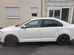 Weiß Gebraucht 2013 Skoda Rapid Limousine | 4.950 € (Teuer)