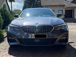 Grau Gebraucht 2020 BMW 330e M Sport Kombi | 27.499 € (Superpreis)