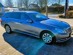 Beige Gebraucht 2010 Mercedes E220 Avantgarde Kombi | 5.600 €