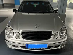 Silber Gebraucht 2003 Mercedes E200 Limousine | 5.555 €