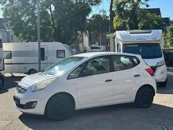 Weiß Gebraucht 2010 Kia Venga Vision Kleinwagen | 3.599 € (Fairer Preis)