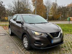 Braun Gebraucht 2017 Nissan Qashqai Acenta SUV | 13.900 € (Fairer Preis)