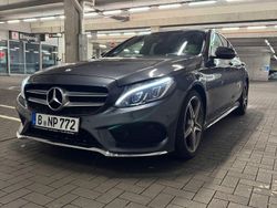 Grau Gebraucht 2016 Mercedes C200 AMG line Limousine | 16.300 € (Etwas zu teuer)