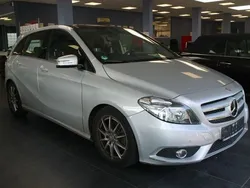 Silber Gebraucht 2013 Mercedes B200 Van / Kleinbus | 13.980 € (Fairer Preis)