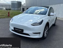 Weiß Gebraucht 2023 Tesla Model Y SUV | 37.700 € (Fairer Preis)