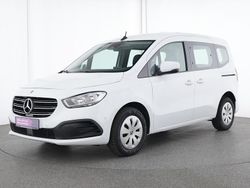 Arktikweiss Gebraucht 2023 Mercedes 180 Limousine | 22.988 €