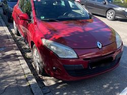 Rot Gebraucht 2009 Renault Mégane GrandTour Kombi | 2.999 €