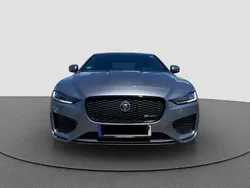 Grau Gebraucht 2019 Jaguar XE R-Dynamic Limousine | 22.850 € (Teuer)