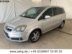 Silver metallic Gebraucht 2005 Opel Zafira Edition Van / Kleinbus | 1.490 € (Superpreis)