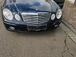 Blau Gebraucht 2007 Mercedes E220 Limousine | 3.800 €