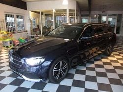 Cavansitblau metallic Gebraucht 2021 Mercedes E220 Avantgarde Kombi | 29.900 € (Superpreis)