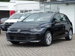 Grenadillschwarz metallic Neu 2024 VW Golf VIII Business Limousine | 33.300 € (Etwas zu teuer)