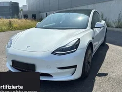 Weiß Gebraucht 2021 Tesla Model 3 Limousine | 27.700 € (Etwas zu teuer)