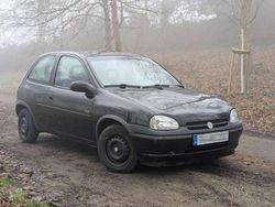 Schwarz Gebraucht 1997 Opel Corsa Kleinwagen | 1.750 € (Etwas zu teuer)
