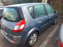 Grau Gebraucht 2006 Renault Scénic II Exception Van / Kleinbus | 999 € (Fairer Preis)