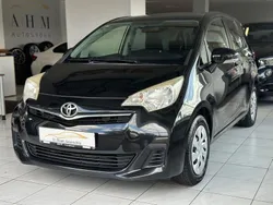 Schwarz Gebraucht 2012 Toyota Verso-S Life Van / Kleinbus | 4.290 € (Guter Preis)