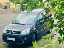 Schwarz Gebraucht 2017 Citroën Berlingo Live Van / Kleinbus | 10.000 €
