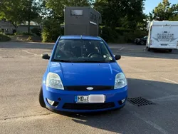 Blau Gebraucht 2003 Ford Fiesta Kleinwagen | 1.450 € (Fairer Preis)