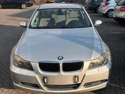 Grau Gebraucht 2006 BMW 320 Kombi | 3.850 € (Guter Preis)
