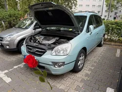 Silber Gebraucht 2007 Kia Carens EX Van / Kleinbus | 2.777 € (Teuer)