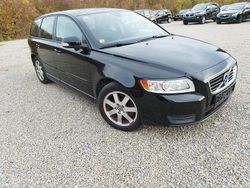 Schwarz Gebraucht 2011 Volvo V50 Kombi | 2.600 € (Guter Preis)