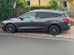 Grau Gebraucht 2019 Ford Focus Cool & Connect Limousine | 16.990 € (Teuer)