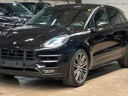 Schwarz Gebraucht 2017 Porsche Macan Turbo Performance Package SUV | 31.800 € (Fairer Preis)