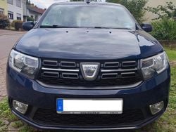 Blau Gebraucht 2017 Dacia Sandero Acces Limousine | 4.301 € (Guter Preis)