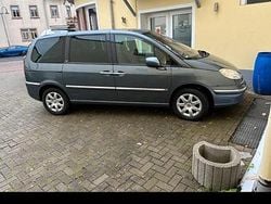 Grau Gebraucht 2008 Peugeot 807 Van / Kleinbus | 2.250 €