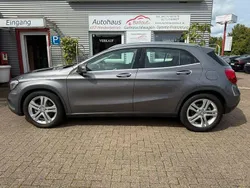 Grau Gebraucht 2015 Mercedes GLA200 AMG SUV | 18.450 € (Guter Preis)