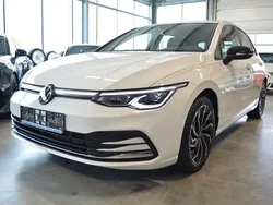 Weiß Gebraucht 2022 VW Golf VIII Active Limousine | 21.380 € (Guter Preis)