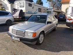 Silber Gebraucht 1992 Mercedes 190 Limousine | 22.222 €
