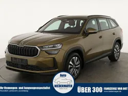 Bronx gold metallic Gebraucht 2024 Skoda Kodiaq Selection SUV | 41.995 € (Superpreis)
