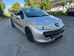 Silber Gebraucht 2007 Peugeot 207 CC Cabrio | 2.690 €