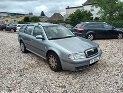 Grau Gebraucht 2002 Skoda Octavia Ambiente Kombi | 1.900 € (Etwas zu teuer)