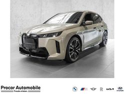 Dune grey metallic Neu 2025 BMW iX M Sport SUV | 86.480 € (Etwas zu teuer)