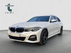 Mineralweiß (metallic) Gebraucht 2021 BMW 330e Sport Line Kombi | 29.690 € (Teuer)
