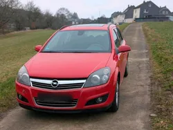 Rot Gebraucht 2008 Opel Astra Kombi | 2.990 € (Teuer)